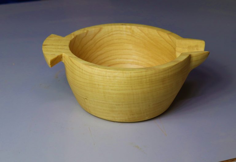 Spouted handled bowl