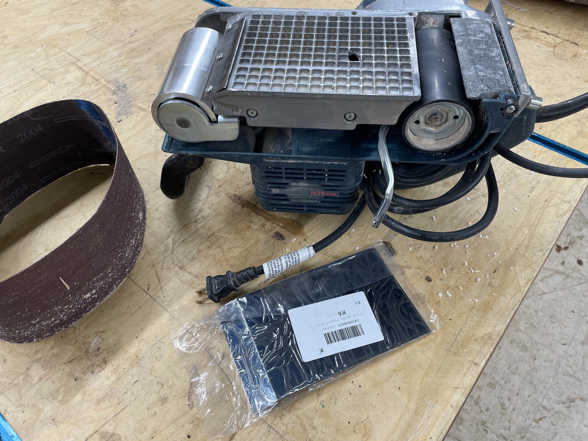 belt sander with extra parts