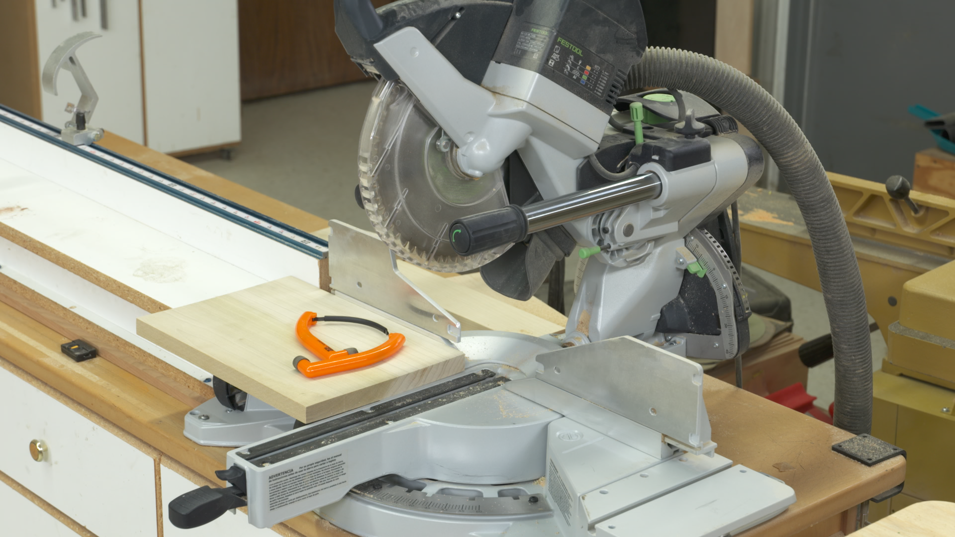 Using a Miter Saw Correctly product featured image thumbnail.